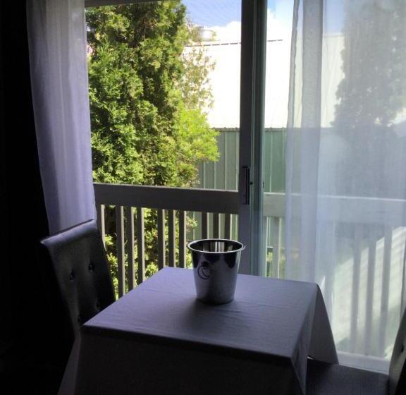 ホテル Auberge La Camarine