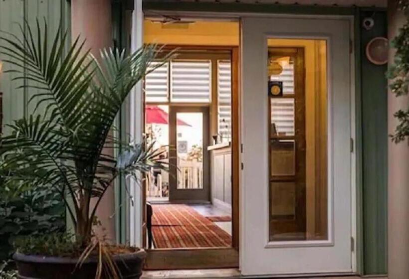 ホテル Auberge La Camarine