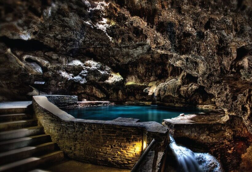 בית מלון כפרי Banff Caribou Lodge And Spa