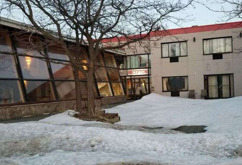 ホテル Baymont By Wyndham Montreal Airport