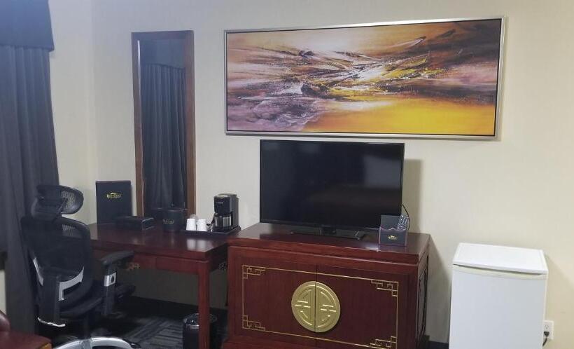 ホテル Baymont By Wyndham Montreal Airport