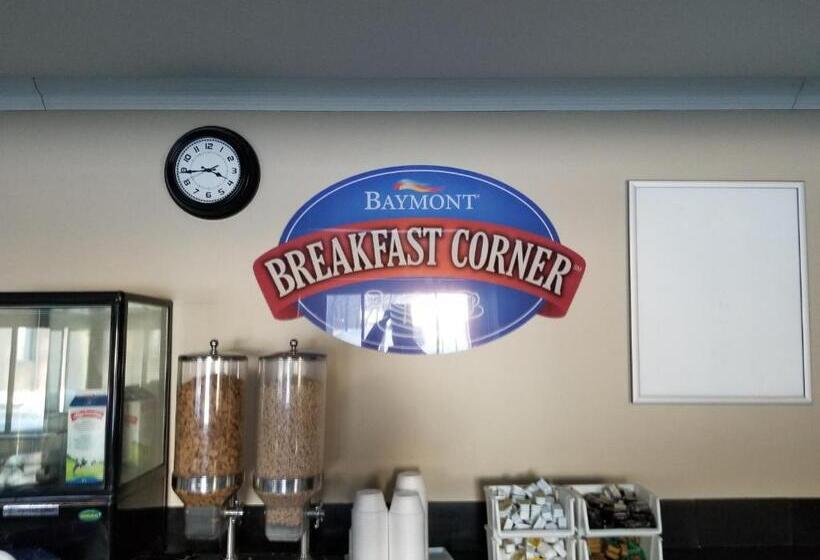 ホテル Baymont By Wyndham Montreal Airport