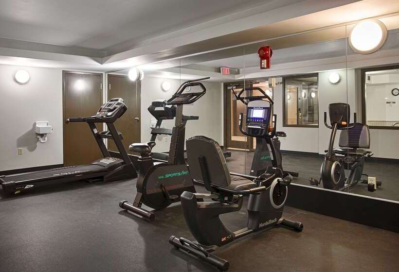 בית מלון כפרי Days Inn By Wyndham Airdrie