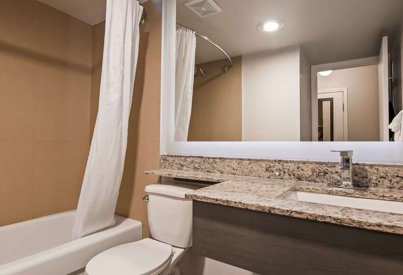 בית מלון כפרי Days Inn By Wyndham Airdrie