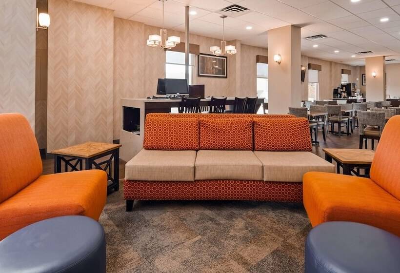 בית מלון כפרי Days Inn By Wyndham Airdrie