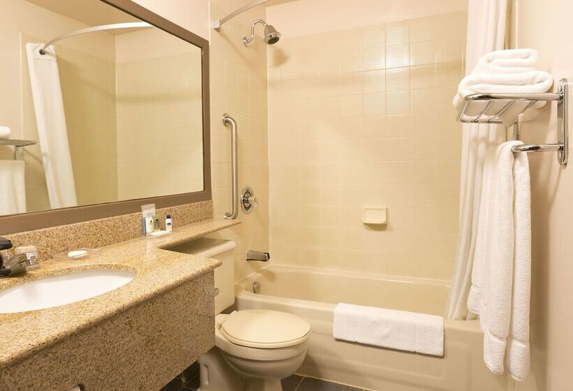 酒店 Best Western Laval Montreal & Conference Centre