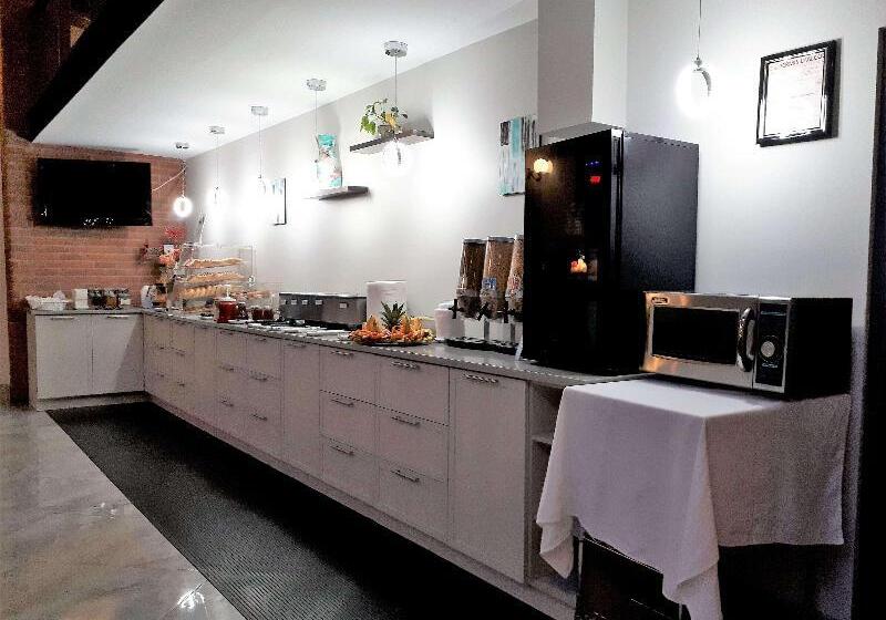 酒店 Best Western Laval Montreal & Conference Centre