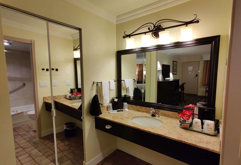 בית מלון כפרי Best Western Plus Burnaby