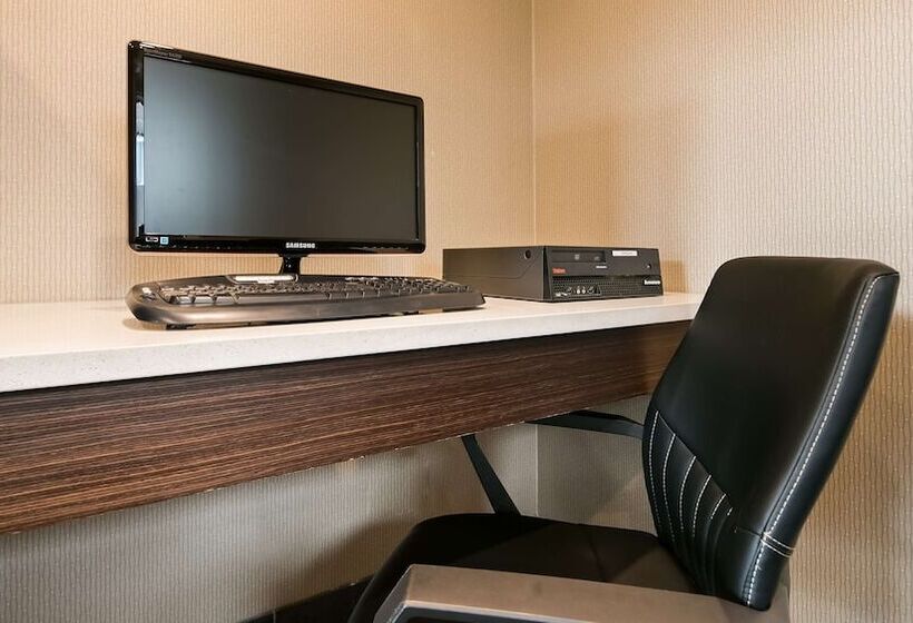 בית מלון כפרי Best Western Plus Burnaby