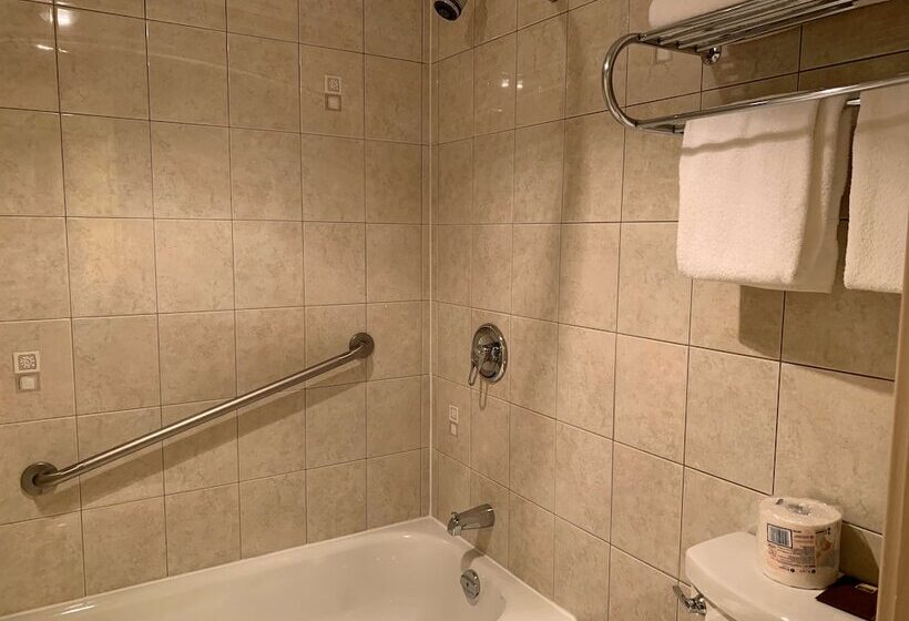 בית מלון כפרי Best Western Plus Burnaby