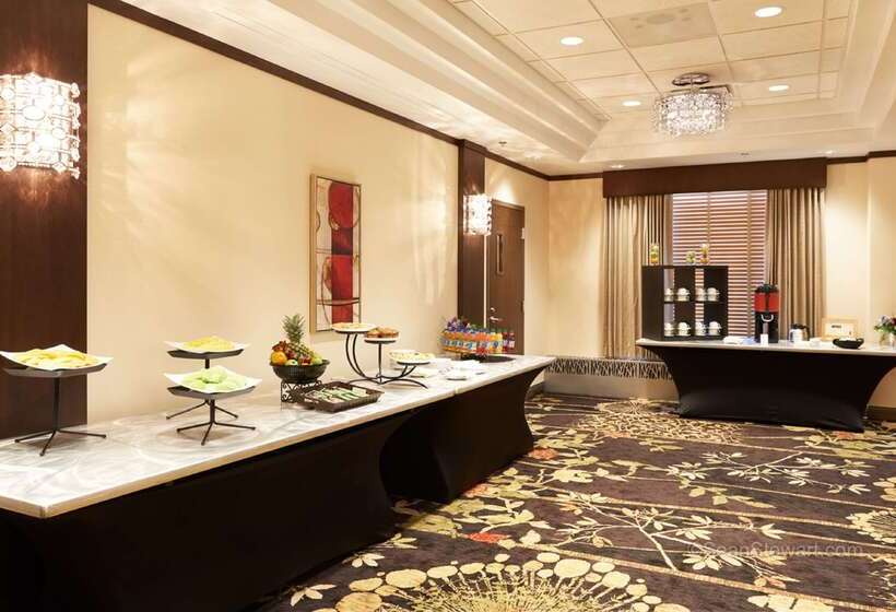 בית מלון כפרי Best Western Premier Denham Inn & Suites