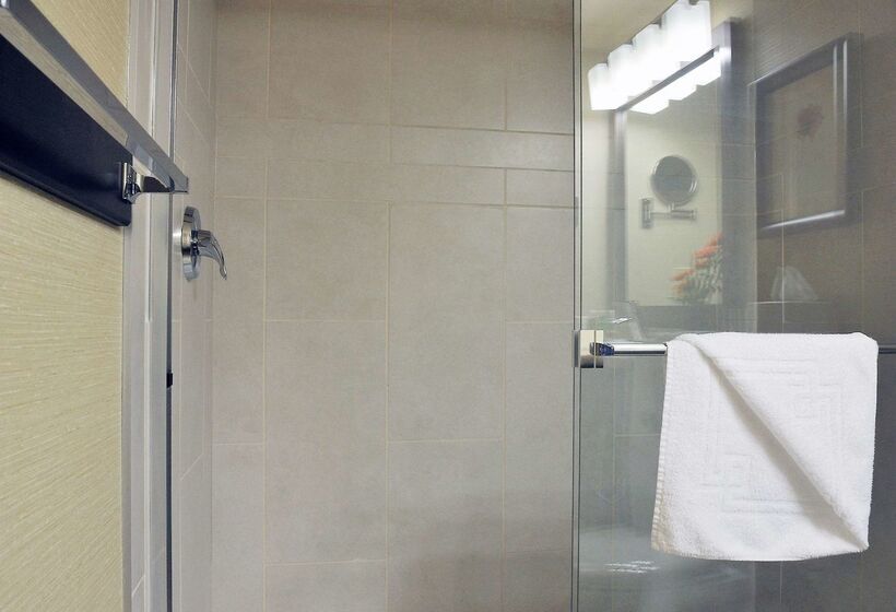 בית מלון כפרי Best Western Premier Denham Inn & Suites