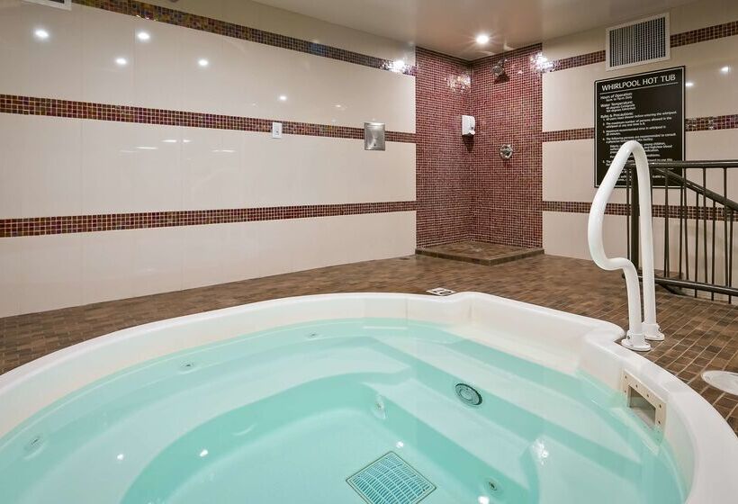 בית מלון כפרי Best Western Premier Denham Inn & Suites