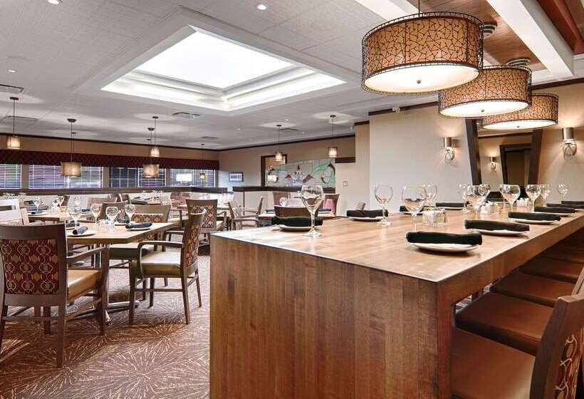 בית מלון כפרי Best Western Premier Denham Inn & Suites