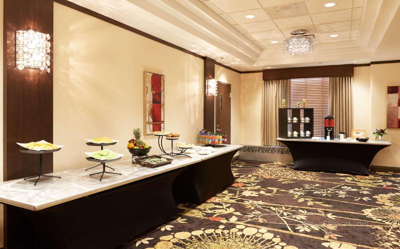 בית מלון כפרי Best Western Premier Denham Inn & Suites