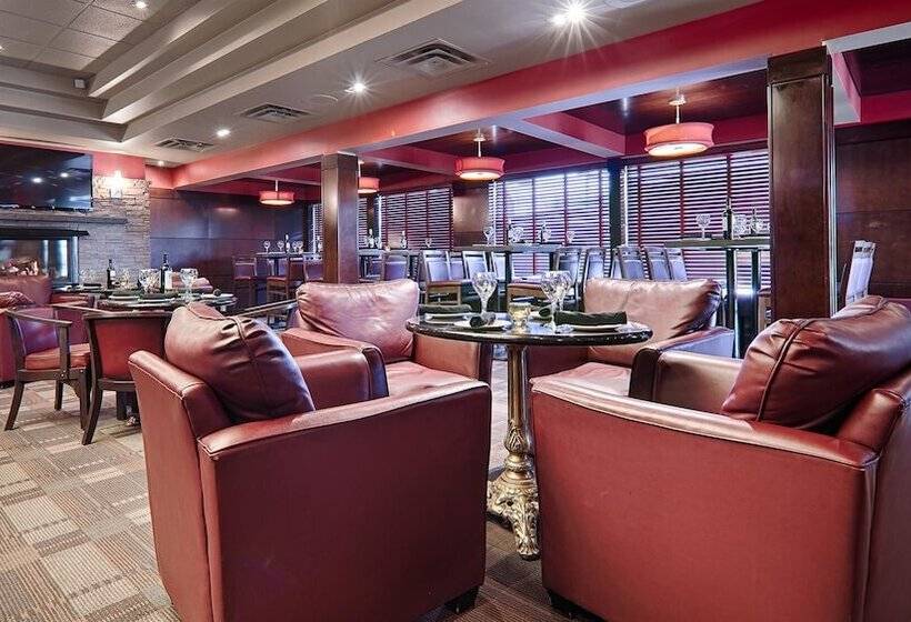 בית מלון כפרי Best Western Premier Denham Inn & Suites