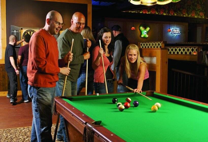 فندق Canad Inns Destination Centre Fort Garry