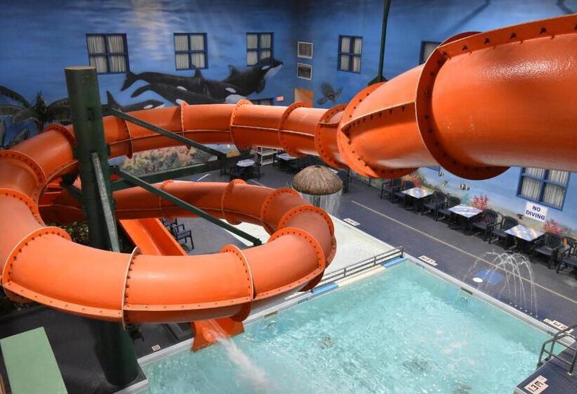 בית מלון כפרי Canad Inns Destination Centre Garden City