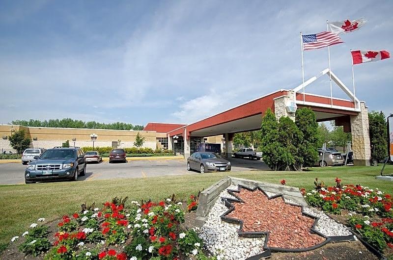 בית מלון כפרי Canad Inns Destination Centre Garden City