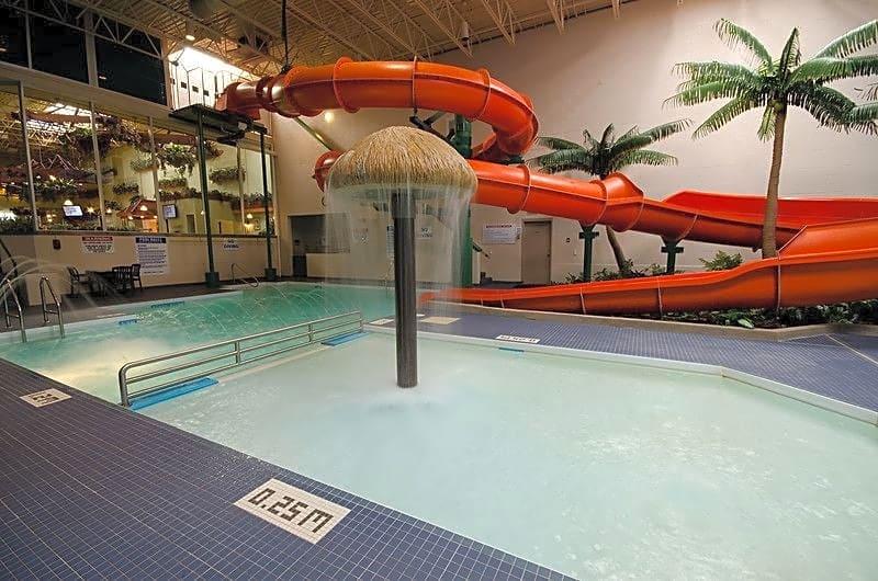 בית מלון כפרי Canad Inns Destination Centre Garden City