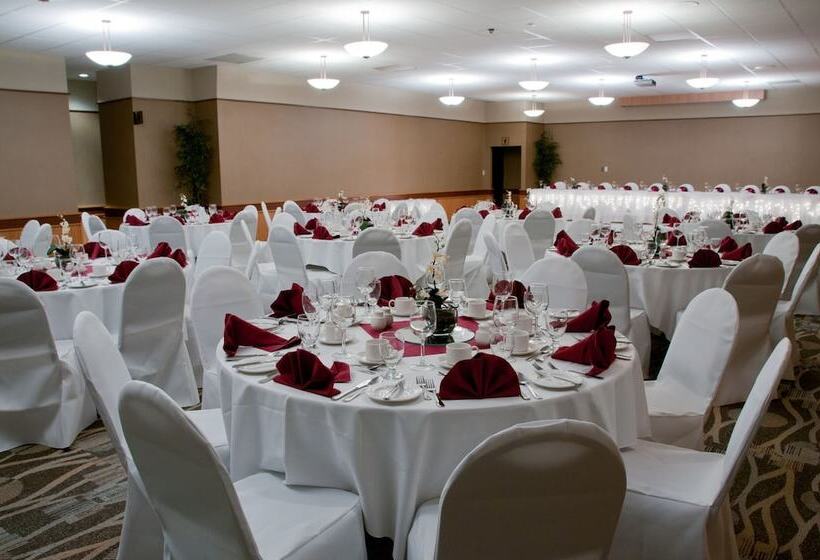 فندق Canad Inns Destination Centre Windsor Park