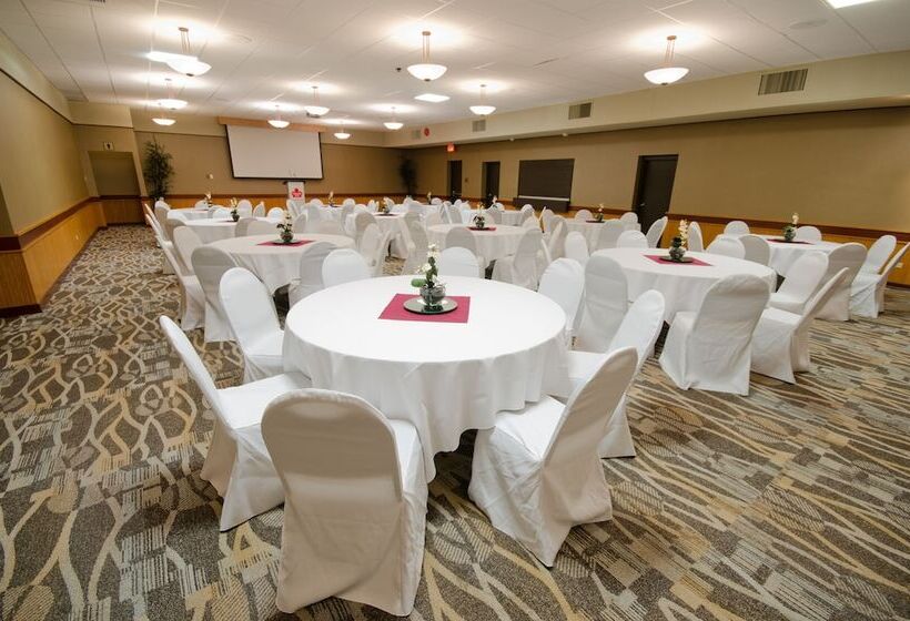 فندق Canad Inns Destination Centre Windsor Park