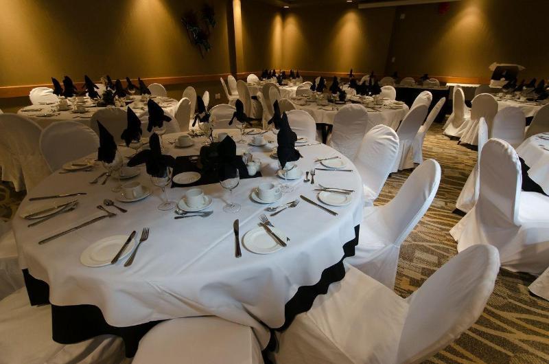 فندق Canad Inns Destination Centre Windsor Park