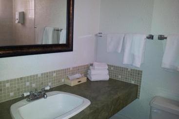 هتل Carravalla Inn