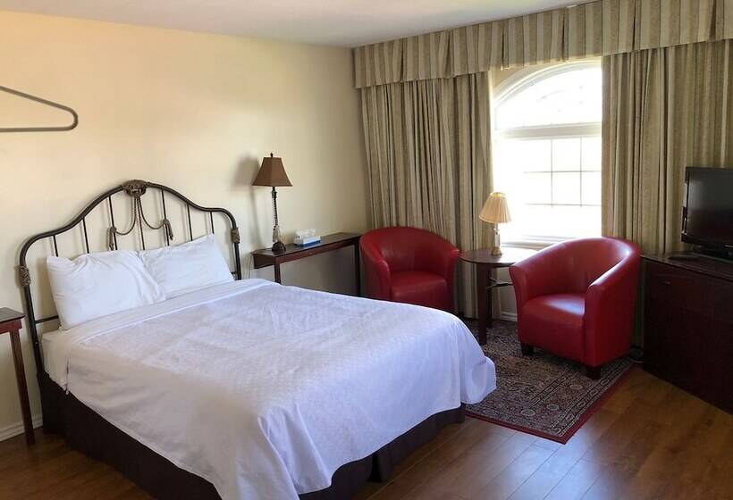 فندق Coach House Inn