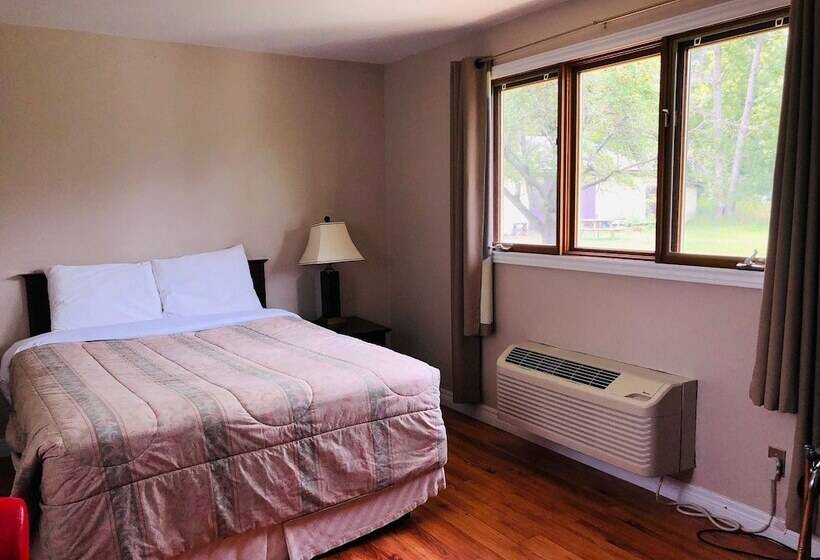 فندق Coach House Inn