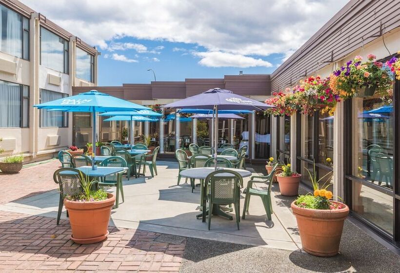 בית מלון כפרי Coast Discovery Inn