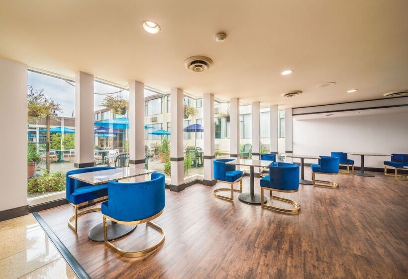בית מלון כפרי Coast Discovery Inn