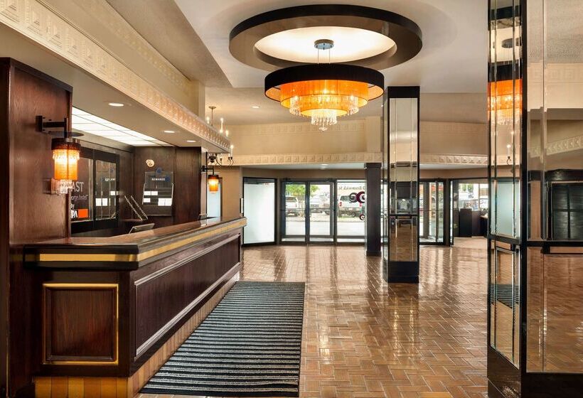 Coast Prince George Hotel By Apa