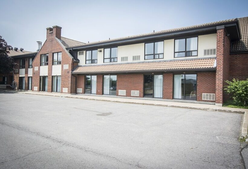 בית מלון כפרי Comfort Inn Airport East