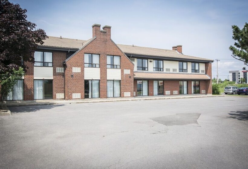 בית מלון כפרי Comfort Inn Airport East