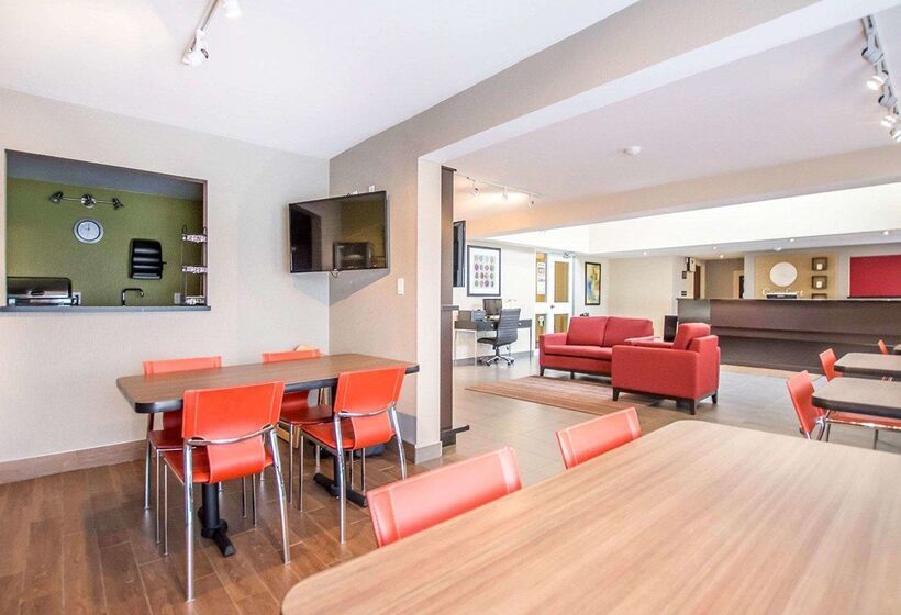 فندق Comfort Inn Kirkland Lake