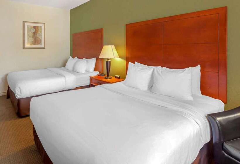 فندق Comfort Inn & Suites Thousand Islands Harbour District