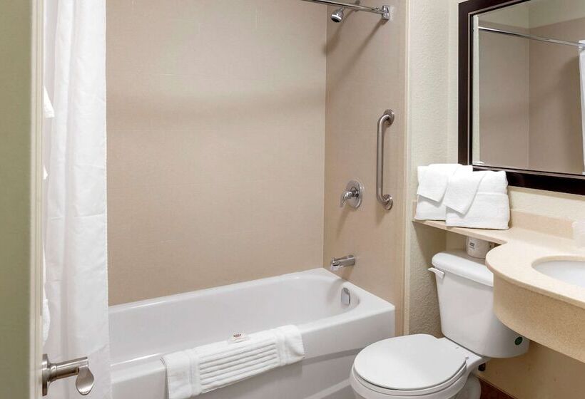 فندق Comfort Inn & Suites Thousand Islands Harbour District