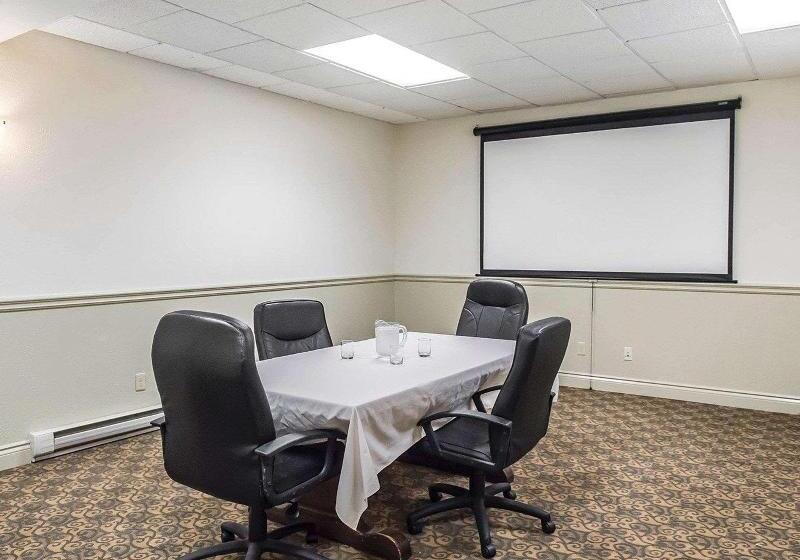 فندق Comfort Inn & Suites Thousand Islands Harbour District