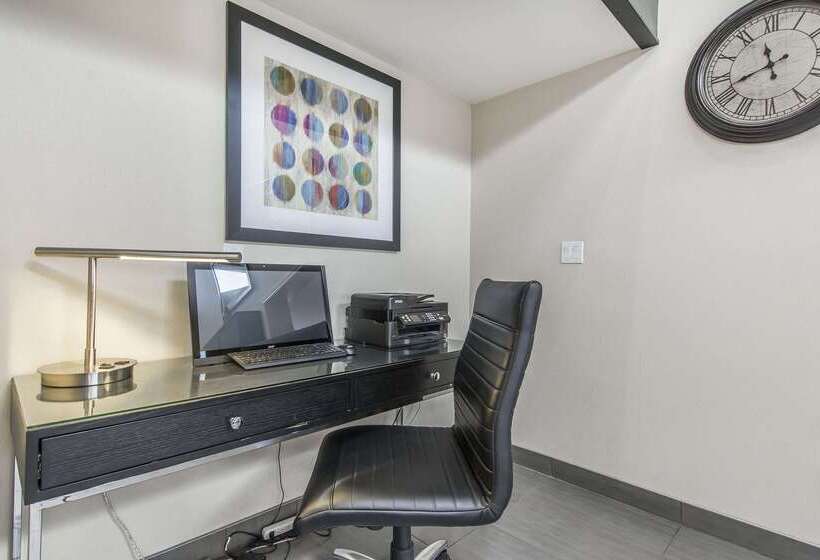 هتل Comfort Inn  Timmins