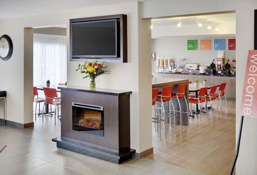 فندق Comfort Inn  Timmins