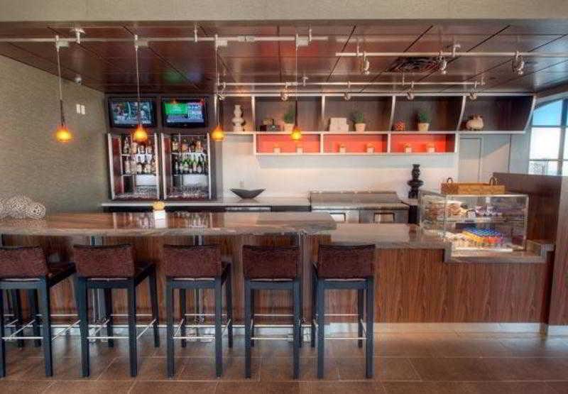 هتل Courtyard By Marriott Waterloo St. Jacobs
