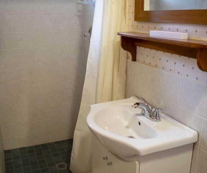 فندق Crandell Mountain Lodge