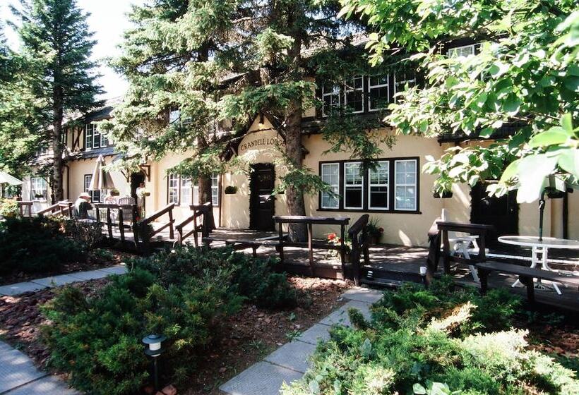 فندق Crandell Mountain Lodge