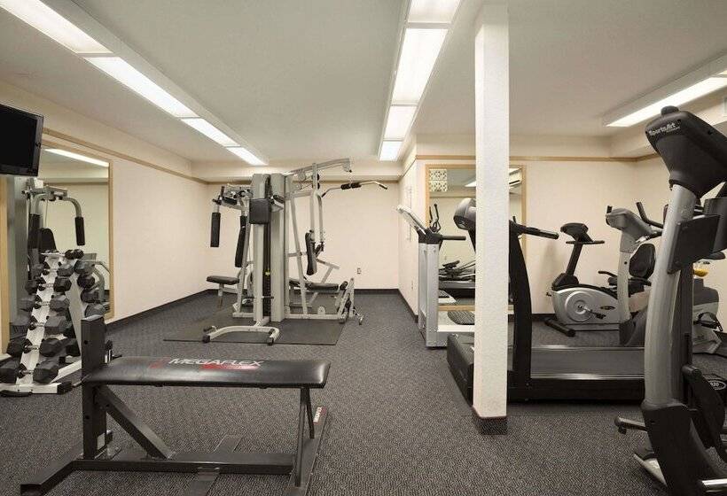 ホテル Days Inn By Wyndham Estevan