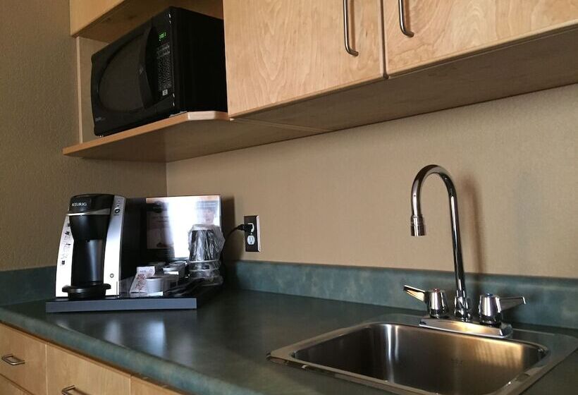 ホテル Days Inn By Wyndham Estevan