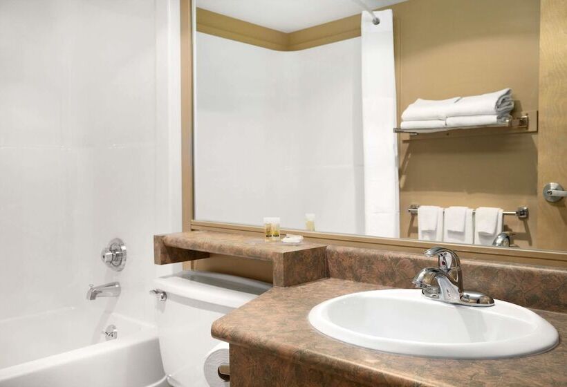 ホテル Days Inn By Wyndham Estevan