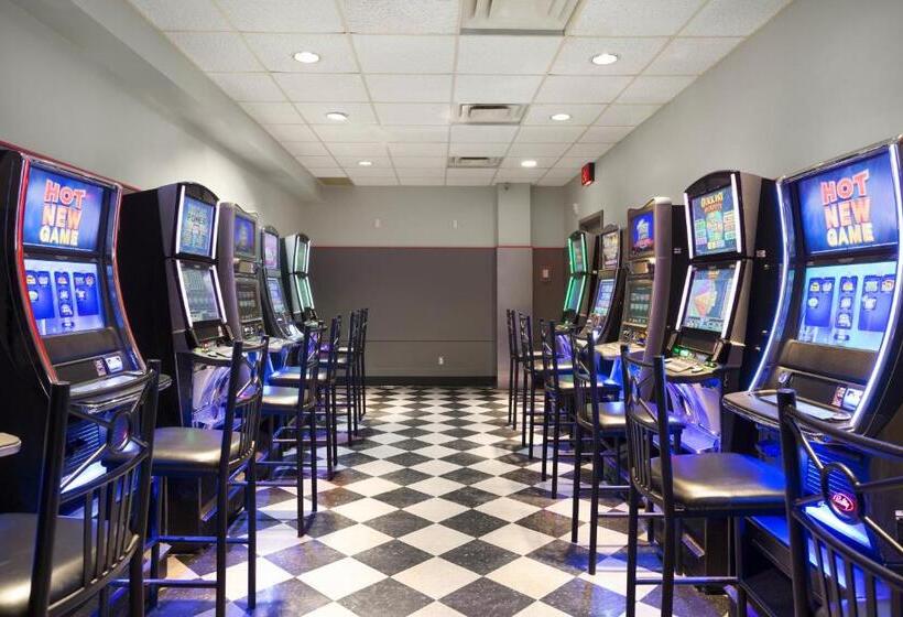 هتل Days Inn By Wyndham Estevan