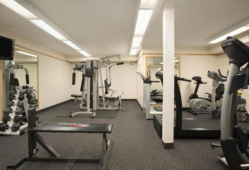 ホテル Days Inn By Wyndham Estevan