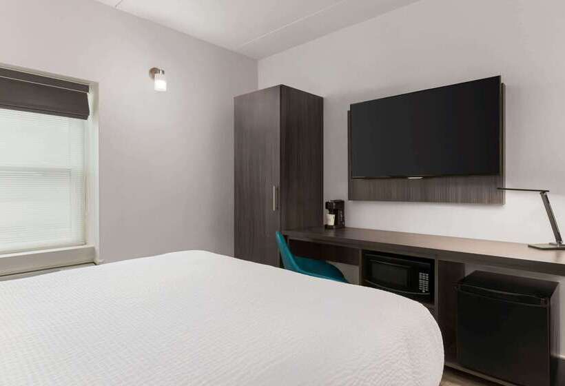 هتل Days Inn By Wyndham Saint John